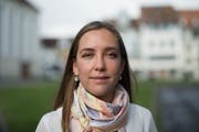 Salome Zeintl, Jahrgang 1996, arbeitet als KV-Angestellte, studiert Wirtschaftsrecht an der ZHAW in Winterthur und ist Präsidentin Jungfreisinnige Wil. (Bild: Benjamin Manser)
