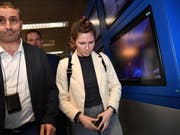 Amanda Know bei ihrer Ankunft am Donnerstag am Flughafen Mailand-Linate. (Bild: Keystone/EPA/DANIEL DAL ZENNARO)
