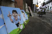 In der brasilianischen Stadt Salvador sind zumindest die Künstler bereit für die Copa América. (Bild: AP)