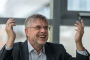 «Die Leute sagen nach meinen Vorträgen immer zu mir: ‹Es war sehr erfrischend.›» Professor Gunther Dueck. (Bild: Michel Canonica)