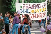 Frauen streiken heute. Unter anderem weil die Wirtschaft auf ihre Kosten spart. (Bild: Keystone/Walter Bieri)