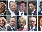 Boris Johnson (1. Reihe, links aussen) wurde als Favorit bestätigt, die beiden Frauen Esther McVey (2. Reihe, links aussen) und Andrea Leadsom (2. Reihe, dritte von links), sowie Mark Harper (1. Reihe, rechts aussen) sind raus. (Bild: Keystone/AP/PA)