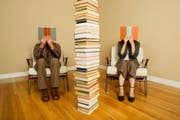 Durch Bücher und in Büchern getrennt - dabei birgt vermeintliche Frauenliteratur neue, berührende Erkenntnisse. (Bild: Getty)