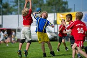 Am Wochenende kämpfen beim Fides-Schülerturnier in der Halden 1200 Schülerinnen und Schüler aus Stadt und Region St.Gallen um Punkte und Plätze. (Bild: Coralie Wenger - 10. Juni 2013)