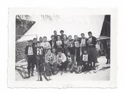 Der Skiclub Finstersee zirka 1946.