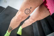 Ihre Erfolge hat sich Giulia Paggiola auf die Haut tätowieren lassen. (Bild: Andrea Stalder)