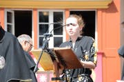 Sie hat an der Landsgemeinde 2018 Mut bewiesen: Jusstudentin Adriana Hörler kritisiert die Informationspolitik der Standeskommission vor versammeltem Stimmvolk. Bild: Rolf Rechsteiner (Appenzell, 29. April 2018)
