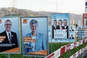 Noch ist der Schilderwald im Kanton nicht so gross wie im vergangenen Herbst. (Bild: Werner Schelbert (Baar, 9. September 2018))