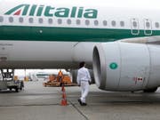 Kein Investor gefunden: Die Zukunft der insolventen Fluggesellschaft Alitalia ist weiter offen. (Bild: KEYSTONE/AP/LUCA BRUNO)
