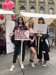 Fabia Schläpfer, Sophie Wettstein und Eladia Hager kamen an den Frauenstreik, um mehr Respekt einzufordern.