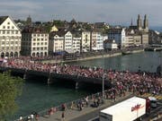Zehntausende Teilnehmerinnen - und auch einige Männer - zogen durch die Zürcher Innenstadt. (Bild: Stadtpolizei Zürich)