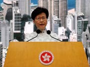 Nach Massenprotesten hat Hongkong Pläne für ein umstrittenes Gesetz für Auslieferungen an China ausgesetzt. Das kündigte Regierungschefin Carrie Lam an. (Bild: KEYSTONE/AP/KIN CHEUNG)