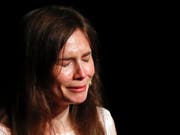 In einer emotionalen Rede an einem Kongress zu Justizirrtümern im italienischen Modena hat Amanda Knox ihre Version des Mordes an einer britischen Austauschstudentin vor zwölf Jahren verteidigt. (AP Photo/Antonio Calanni) (Bild: KEYSTONE/AP/ANTONIO CALANNI)