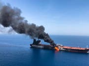 Der brennende norwegische Öltanker «Front Altair» soll abgeschleppt werden. (Bild: KEYSTONE/EPA ISNA NEWS AGENCY/STRINGER)