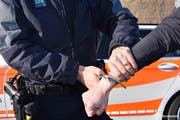 Bei der Auseinandersetzung von Samstagnacht in der St.Galler Innenstadt wurden vier Männer verletzt und zwei festgenommen. (Symbolbild: Kapo SG)