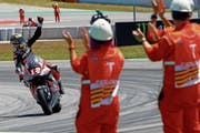 Tom Lüthi freut sich über seinen 2. Rang. (Bild: Enric Fontcuberta/Imago (Montmeló, 16. Juni 2019))