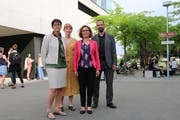 Vor dem Lichthof der PHTG: Sonja Perren, Karina Iskrzycki, Carine Burkhardt Bossi und Moritz Daum. (Bild: Hana Mauder Wick)