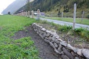 Entlang des alten Sustenwegs wurden unter anderem Mauerabschnitte saniert und Holzzäune aufgewertet. (Bild: PD)