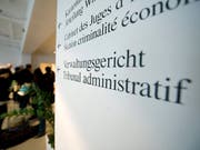 Das Berner Verwaltungsgericht lehnt die Beschwerde eines verurteilten Mörders gegen die Rückkehr nach Kosovo ab. (Bild: Keystone/Peter Schneider)