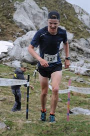 Sie holen die Tagessiege: Lucia Hofmann aus Ennetbürgen (unten) und der Oberwiler Julian Hodel. Bilder: Urs Hanhart (Schattdorf, 16. Juni 2019)