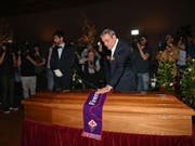 Tausende Menschen haben sich am 17. Juni 2019 in Florenz vom verstorbenen Film- und Opernregisseur Franco Zeffirelli verabschiedet. Zeffirelli war am 15. Juni im Alter von 96 Jahren verstorben. (Bild: Keystone/EPA ANSA/CLAUDIO GIOVANNINI)
