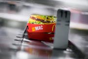 Der Big-Mac-Index schätzt die Kaufkraft eines Landes. (Bild: Gaëtan Bally/Keystone, Regensdorf, 21. August 2007)