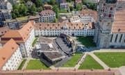 Das St. Galler Klosterareal mit Festspielbühne: ein besonderer Ort sowohl für die Kirche als auch für die Politik. (Bild: Urs Bucher)