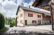 Ellighausen im Kemmental: Sebastian Vettel hat die Nachbarliegenschaft zu seinem Anwesen gekauft. Hier ist das Wohnhaus mit Scheune zu sehen. (Bild: Andrea Stalder)
