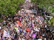 Der Ständerat hat sich vom Frauenstreik beeindrucken lassen: Gegen den Willen seiner Kommission sagte er Ja zu Geschlechterrichtwerten für Verwaltungsräte und Geschäftsleitungen. (Bild: KEYSTONE/WALTER BIERI)