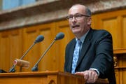 Bauernpräsident Markus Ritter lehnt die Trinkwasserinitiative ab. (KEYSTONE/Peter Klaunzer)