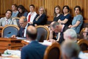 Mehrere Nationalrätinnen verfolgten die Debatte im Ständerat auf den Zuschauerrängen. (Bild: Peter Klaunzer/Keystone (Bern, 19. Juni 2019))