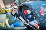 Vätertag im Autobau Romanshorn: Männer können Taxifahrt mit Ferrari und Co. machen. (Bild: Andrea Stalder)