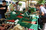 Das Angebot an frieschem GEmüse und Salaten ist zum Saisonstart bereits vielfältig. (Bild: Hanspeter Thurnherr.