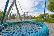 Einen Spielplätz, wie etwa denjenigen in Gerlikon, wünschen sich Sulger Eltern. (Bild: Donato Caspari / 02.05.2017)