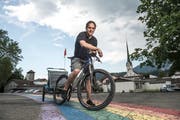 Kari Langensand - hier mit Bike und Anhänger in Alpnach - gibt das OK-Präsidium der O-Tour ab. (Bild: Dominik Wunderli, Alpnach, 19. Juni 2019)