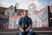 Frank Philipp Schlössmann hat das Bühnenbild entworfen für «Il trovatore» auf dem St.Galler Klosterhof.