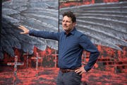 Muss bei der Entwicklung der Szenen in St.Gallen kammerspielartiger denken als in Bregenz: Regisseur Aron Stiehl.