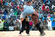 René Suppiger (links) ist derzeit in beneidenswerter Form. Bild: Alexandra Wey/Keystone (Stoos, 10. Juni 2019)