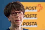 Die frühere Post-Chefin Susanne Ruoff muss die Untersuchungen abwarten, bevor sie den flexiblen Anteil ihres Lohns empfangen darf. (Bild: Peter Schneider/Keystone)