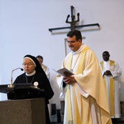 Der Engelberger Abt Christian Meyer und Gastgeberin Äbtissin Pia Habermacher am Festgottesdienst.