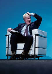 Johnson musste sich am Samstag in Birmingham unangenehmen Fragen stellen. (Bild: Christopher Furlong/Getty)