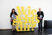 Dreidimensionales Motto: Regierungspräsidentin Heidi Hanselmann und Pro-Mente-Sana-Geschäftsführer Roger Staub. (Bild: PD)