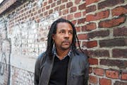 Der vielfach preisgekrönte US-Autor Colson Whitehead verarbeitet in seinen Roman wahre Begebenheiten. (Bild: Cannarsa/Opale/Leemage/laif)