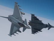 Zwei Eurofighter der deutschen Bundeswehr sind in Mecklenburg-Vorpommern abgestürzt. Die beiden Piloten betätigten die Schleudersitze. (Bild: KEYSTONE/AP ap/MINDAUGAS KULBIS)