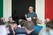 Marcel Herzog hielt an der Hauptversammlung des EC Wil eine Brandrede.