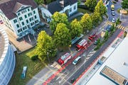 Die Feuerwehr Cham ist mit einem Grossaufgebot zum Brand im Lorzensaal ausgerückt. (Bild: Zivilschutzorganisation Zug)