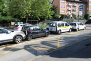 Die vier in den Auffahrunfall vom Montag auf der Teufener Strasse verwickelten Autos. (Bild: Stadtpolizei St.Gallen - 24. Juni 2019)