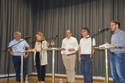 Stellten sich den Fragen: Emil Müller, Heidi Z’graggen, Patrick Deicher und Hermann Epp (von links). Moderiert wurde das Podium von Florian Arnold, Redaktionsleiter der Urner Zeitung. (Bild: Leza Aschwanden (25. Juni 2019))