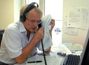 Über 30 Grad im Büro und Hitzefrei? Nein, sagt das Gesetz. (Bild: KEY)