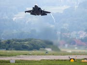 Der Bundesrat will bis zu 6 Milliarden Franken für neue Kampfjets ausgeben. Immer noch im Rennen ist das Tarnkappenkampfflugzeug F-35. (Bild: KEYSTONE/PETER KLAUNZER)